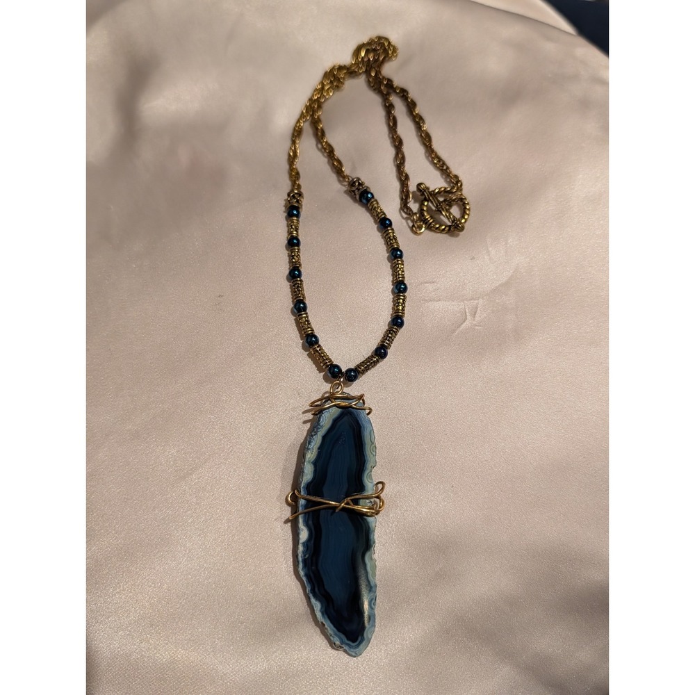 Blue Agate Slice Pendant Beaded Necklace Gold Tone Toggle Wire Wrapped Witchy